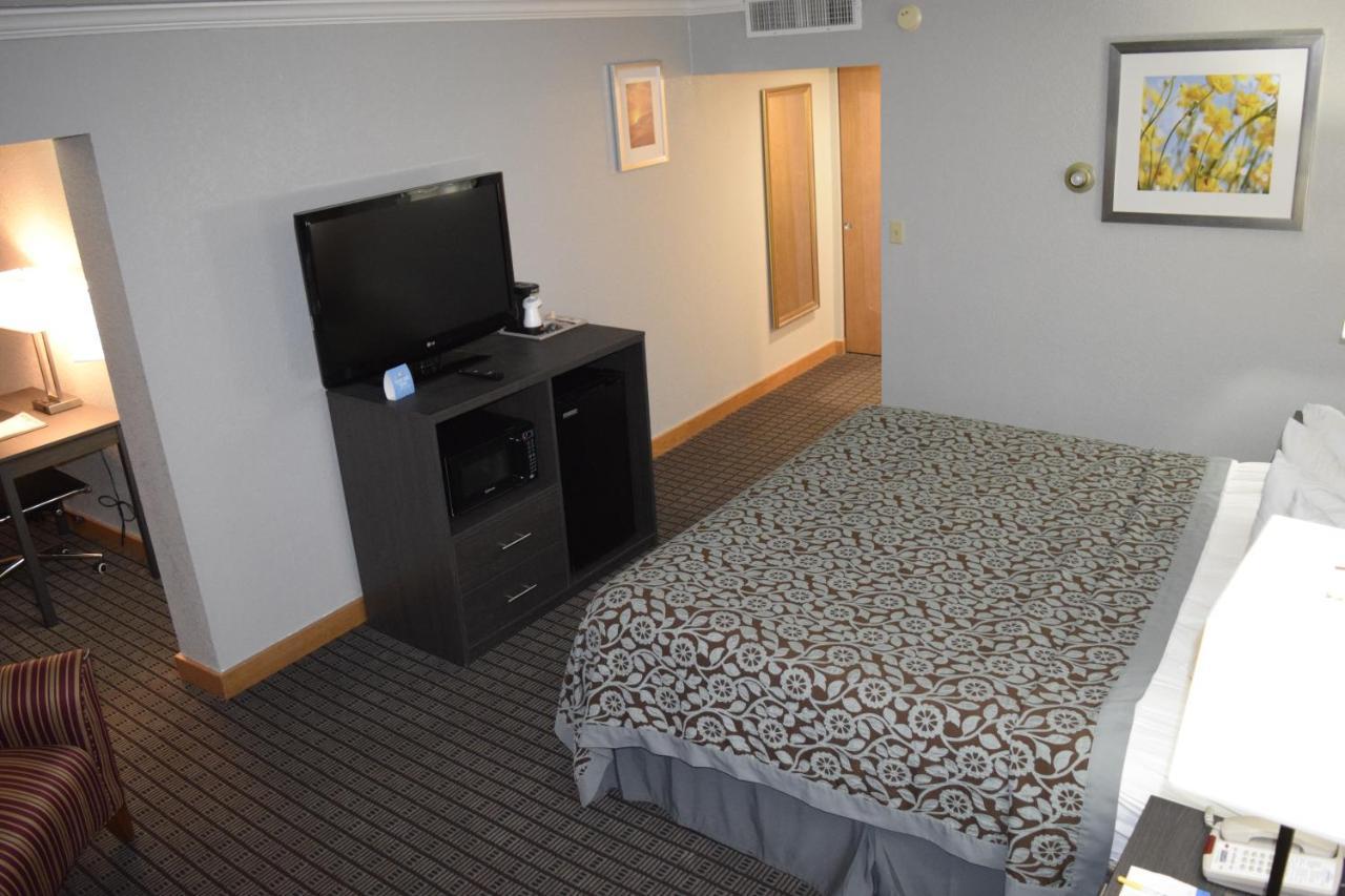 Days Inn By Wyndham Rock Falls Buitenkant foto